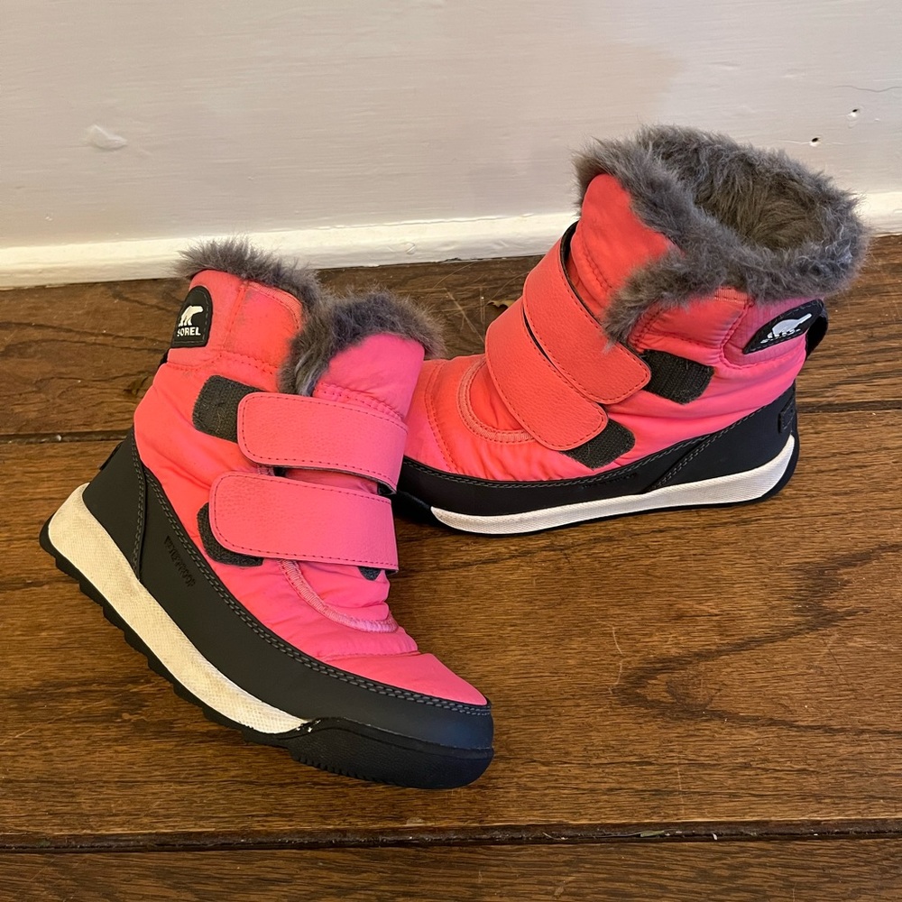 Sorel Whitney II Strap Snow Boot Girl’s size 13